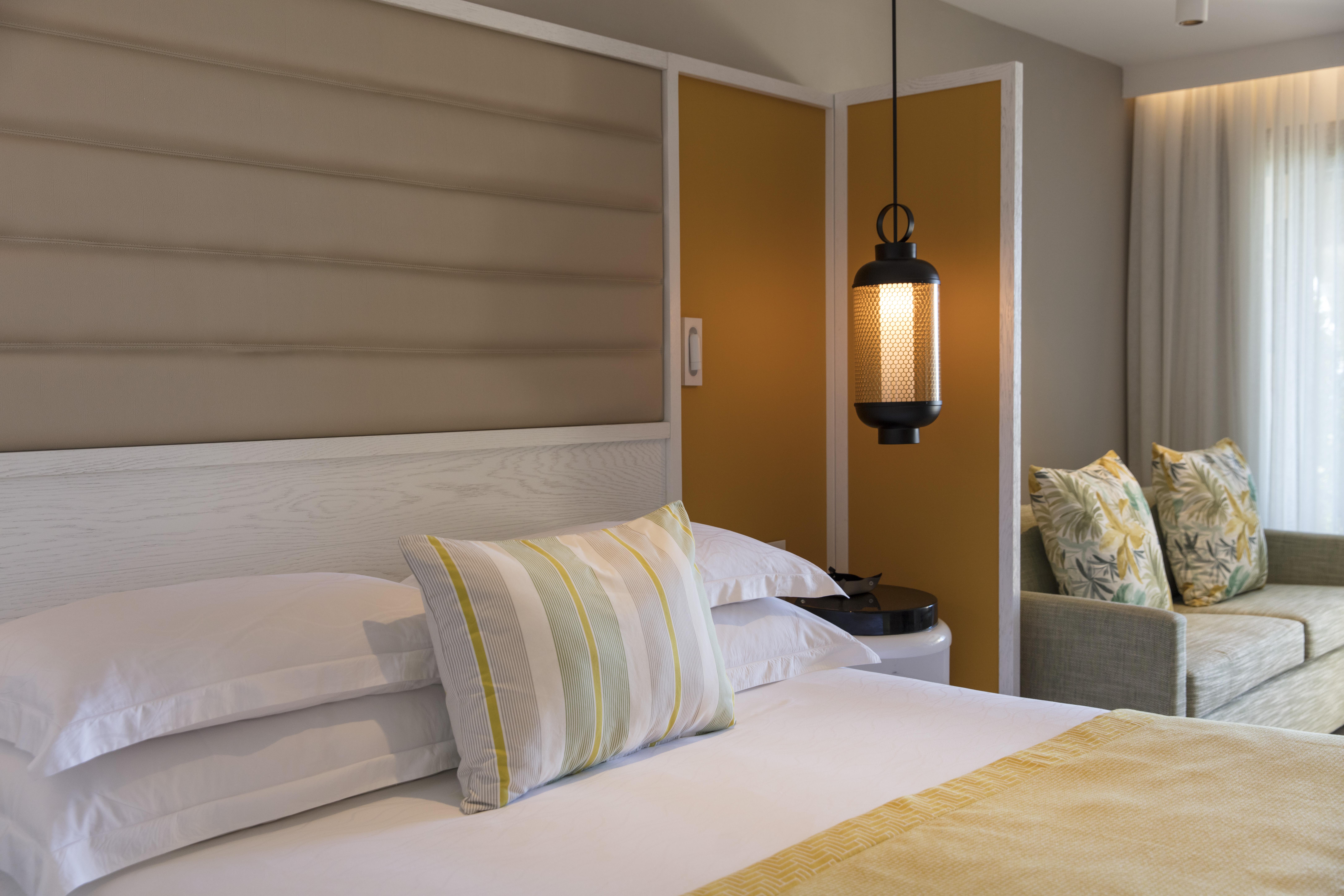 Constance Belle Mare Plage Экстерьер фото A bedroom at the hotel