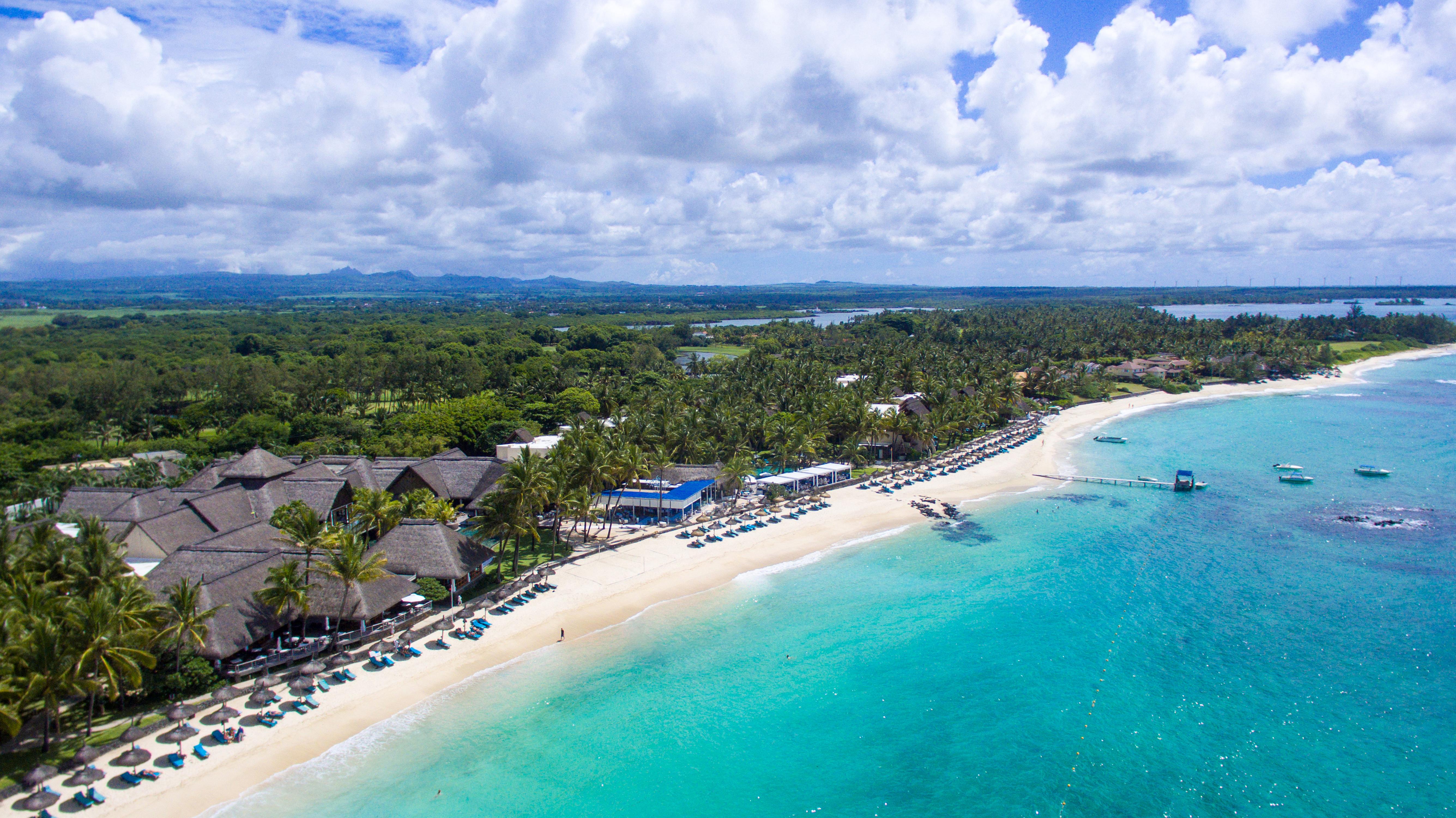 Constance Belle Mare Plage Экстерьер фото Aerial view of the resort