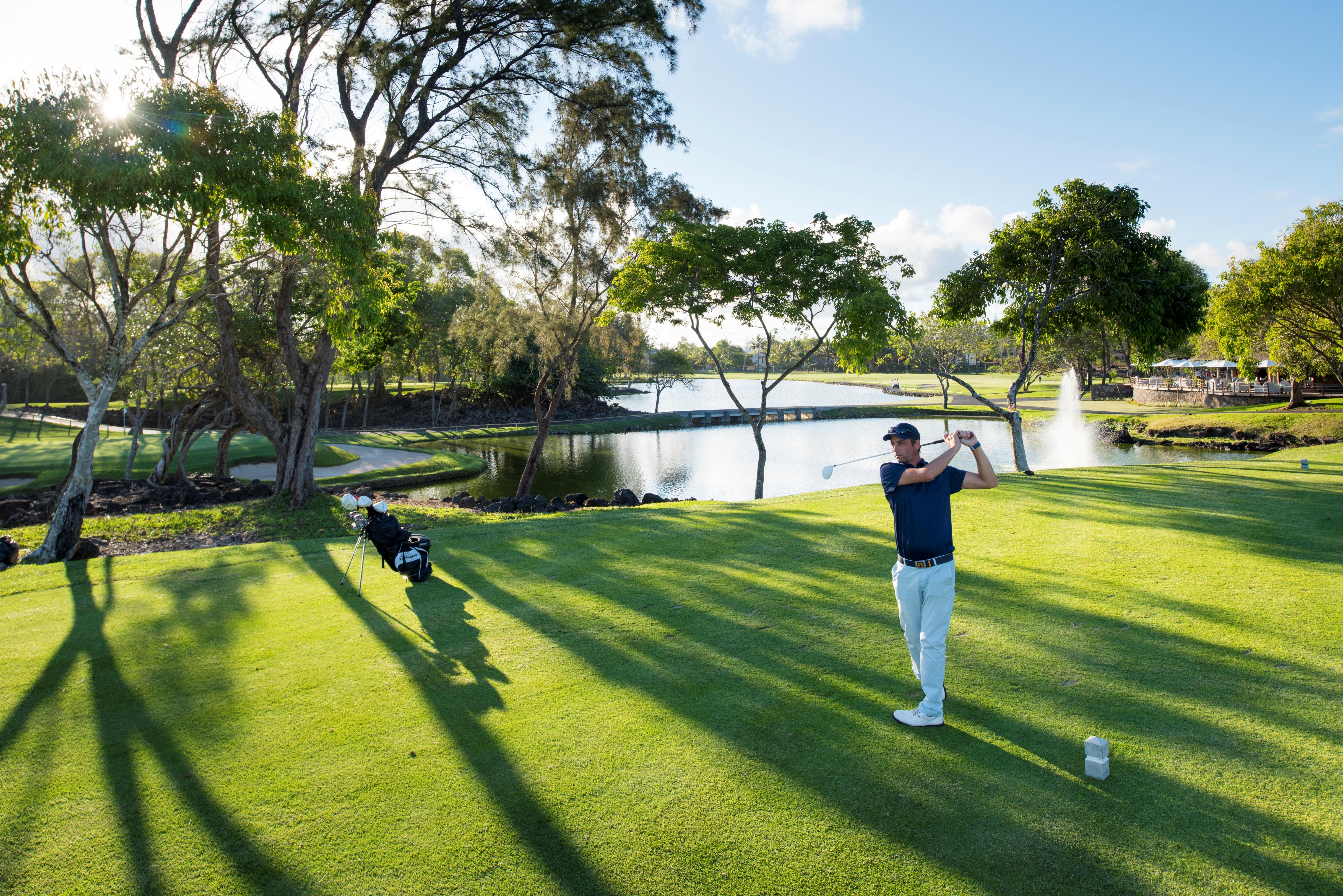 Constance Belle Mare Plage Экстерьер фото Golf at the Sanctuary Cove Resort